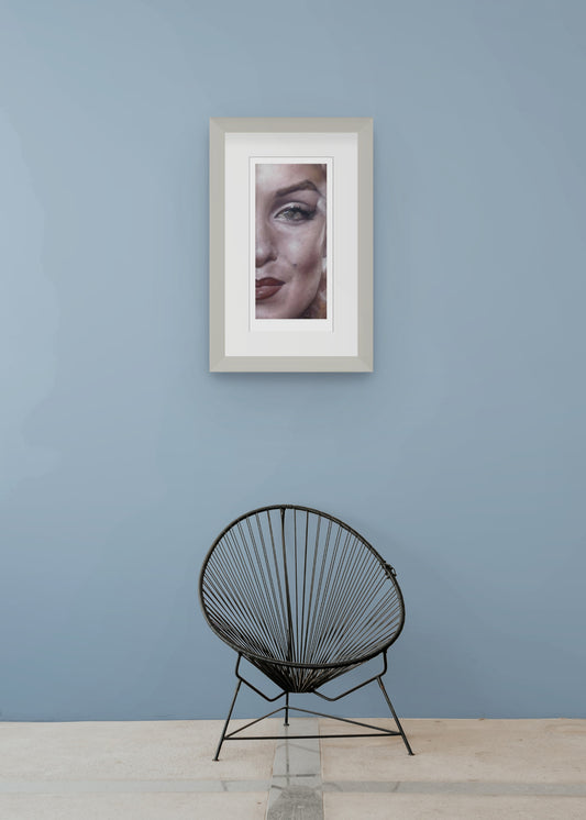 Marilyn Monroe -  just elegant  - eyecon by Stephen Doig